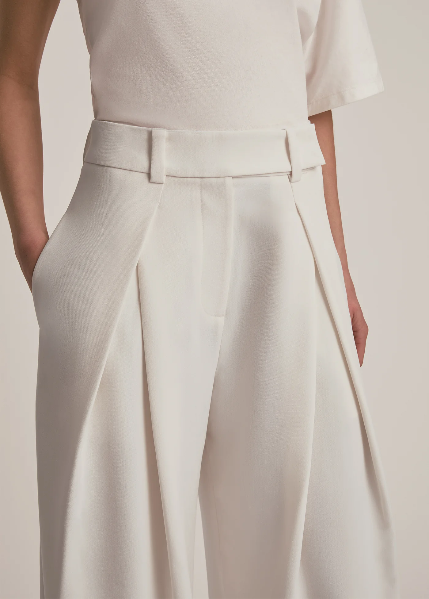 THE PLEATS FOR DAYS PANT - Image 4