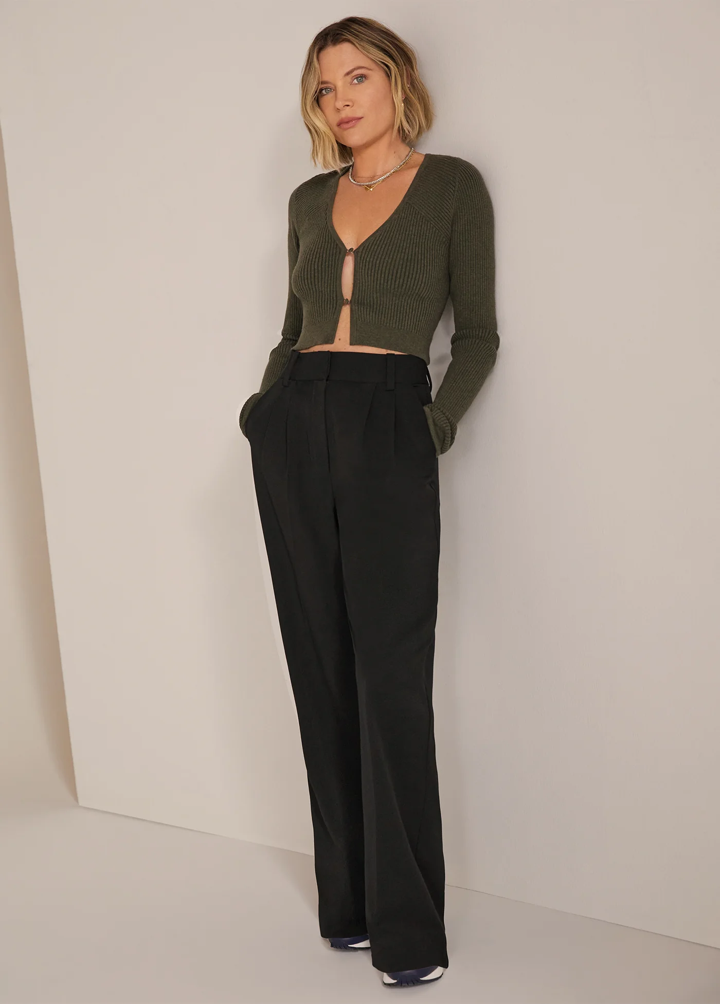 THE SHORTIE FAVORITE PANT - Image 3