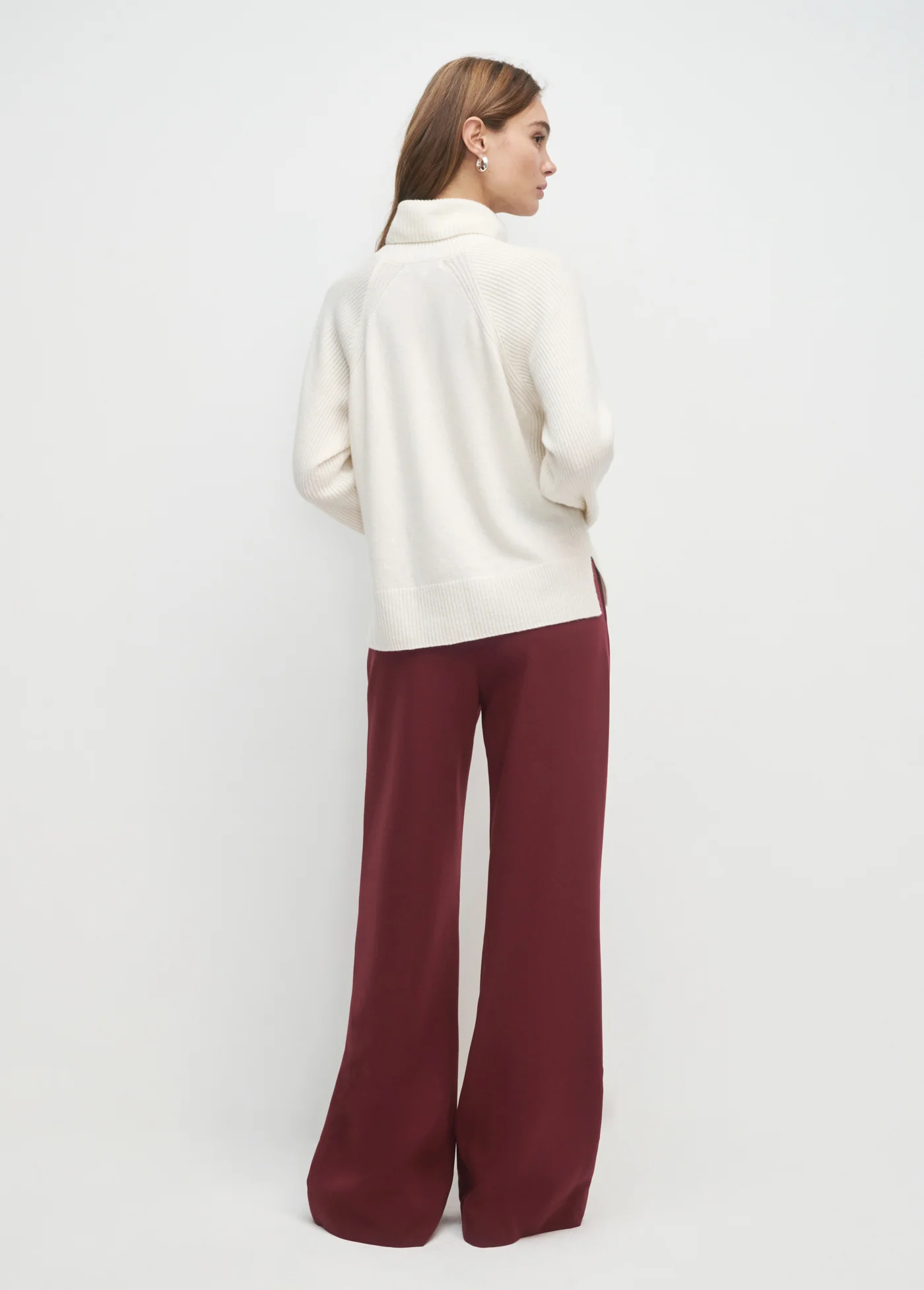 THE MINIMALIST SWEATER - Image 10