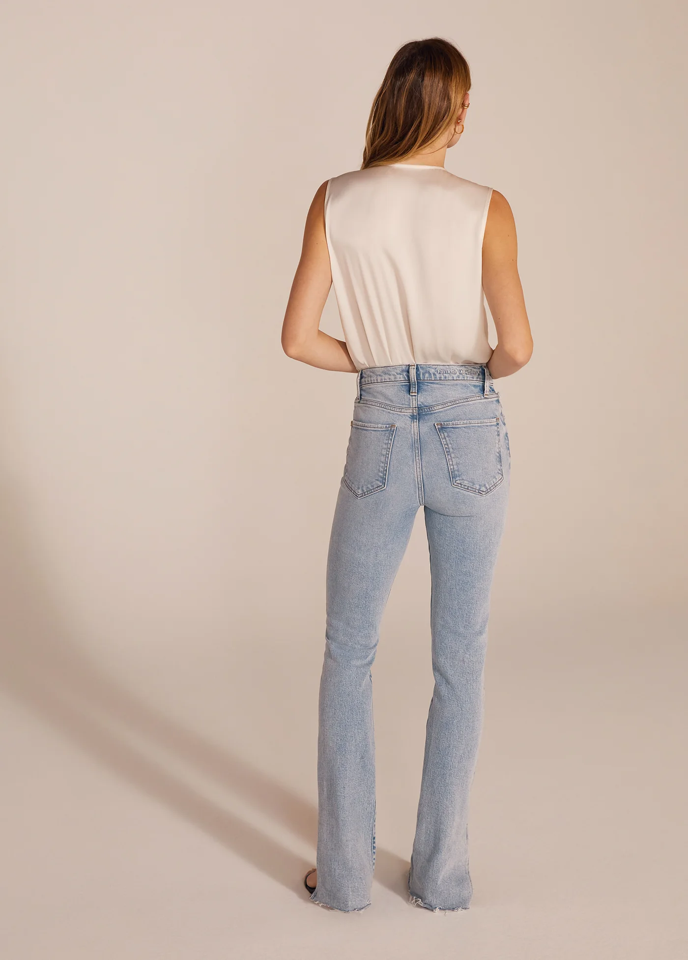 THE SLEEVELESS DATE BLOUSE - Image 3